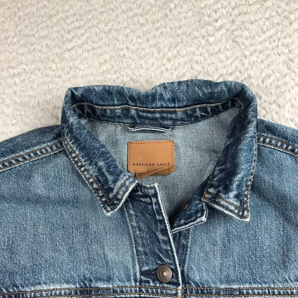American Eagle AE Oversized Denim Jacket Mens S Blue Jean Cotton Trucker Coat